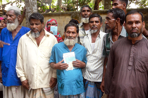 'নৌকায় ভোট দেওয়ায় ভিজিএফ'র তালিকা থেকে বাদ পড়েছি'
