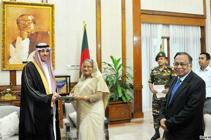 প্রধানমন্ত্রীকে সৌদি বাদশাহর আমন্ত্রণ