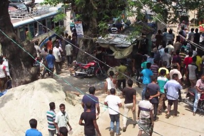 ঝিনাইদহে ছাত্র ও শ্রমিকদের সংঘর্ষে আহত ৮