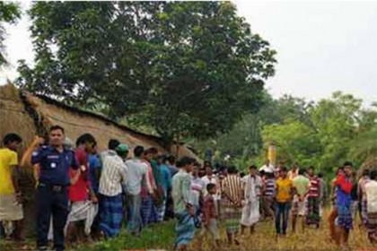 তিন ঘণ্টা পর সেই নারীর আত্মসমর্পণ