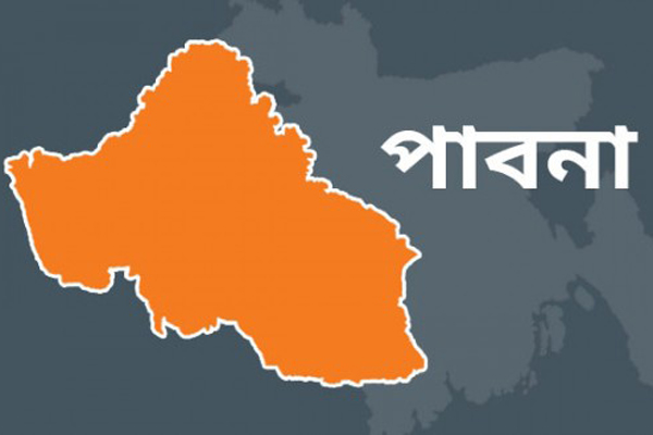 পাবনায় কলেজ শিক্ষকদের রেজিষ্ট্রার অফিস ঘেরাও