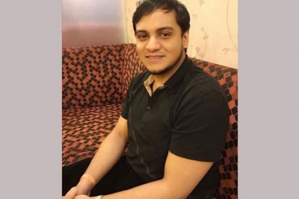 নাঈমের মাধ্যমে সুন্দরী মডেলদের ডাকতেন সাফাত