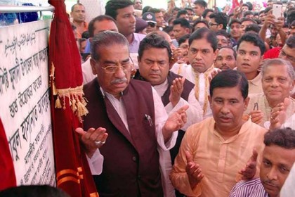 বরিশালে উদ্বোধনী অনুষ্ঠানে আওয়ামী লীগের দুই গ্রুপের সংঘর্ষে আহত ১০
