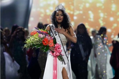 সাদা সুন্দরীদের ঘোল খাইয়ে মিস যুক্তরাষ্ট্র 'কৃষ্ণকলি'