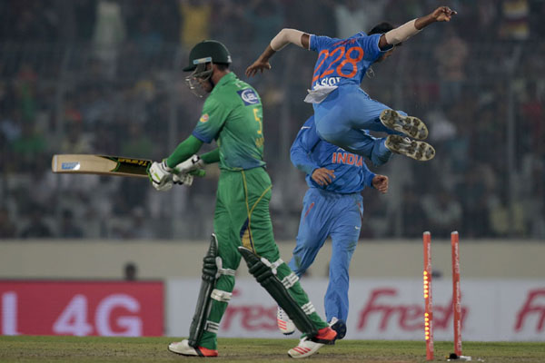 পাকিস্তানের বিপক্ষে এগিয়ে ভারত : গেইল