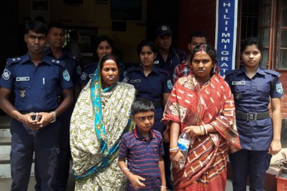 কারাবাসের পর ভারতে ফিরে গেল শিশুসহ দুই নারী