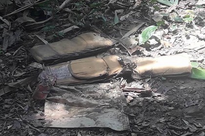 আস্তানার পেছন থেকে দুটি সুইসাইডাল ভেস্ট উদ্ধার