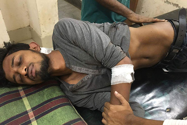 তুচ্ছ ঘটনায় জাবি শিক্ষার্থীকে মারধর