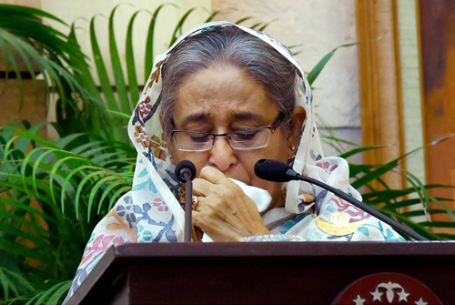কাঁদলেন, কাঁদালেন সবাইকে
