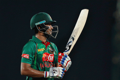 সাকিবের আউটে বড় ধাক্কা খেল বাংলাদেশ!