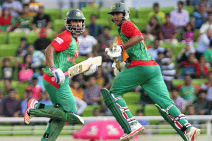 উদ্বোধনী জুটিতে অর্ধশতক পেরোল বাংলাদেশ