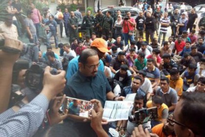 মালয়েশিয়ায় সাড়াশী অভিযানে বাংলাদেশিসহ গ্রেফতার ১২৫