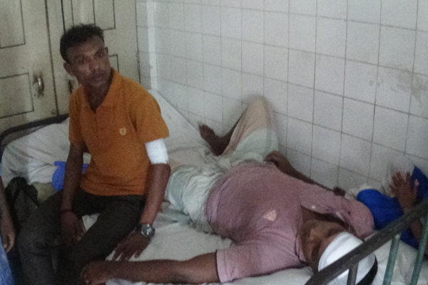 বাগেরহাটে দুই গ্রুপের সংঘর্ষে আহত ১০ 