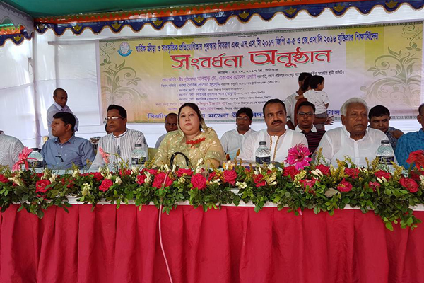 টাঙ্গাইলের মির্জাপুরে ৬৪ জন কৃতি শিক্ষার্থীকে সংবর্ধনা 