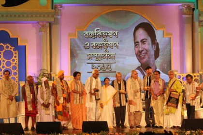 রেজওয়ানা চৌধুরী বন্যাকে 'বঙ্গভূষণ' সম্মাননা 