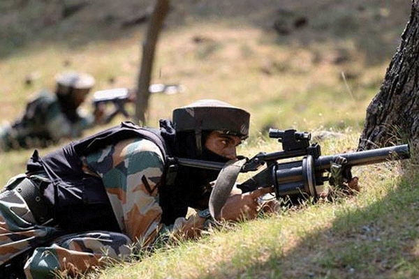 কাশ্মীর সীমান্তে গোলাগুলি নিহত ৭