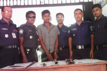 নেত্রকোনায় শীর্ষ সন্ত্রাসী মামুন আটক