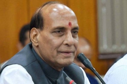 কাশ্মীর ইস্যুতে স্থায়ী সমাধানের পথ খুঁজে বের করা হবে: রাজনাথ
