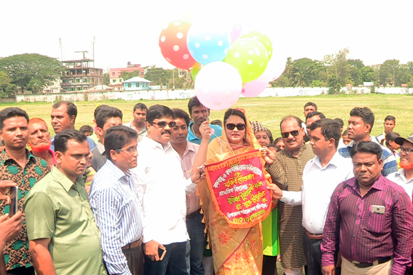 বরিশালে বঙ্গবন্ধু ও বঙ্গমাতা গোল্ডকাপ টুর্নামেন্টের উদ্বোধন