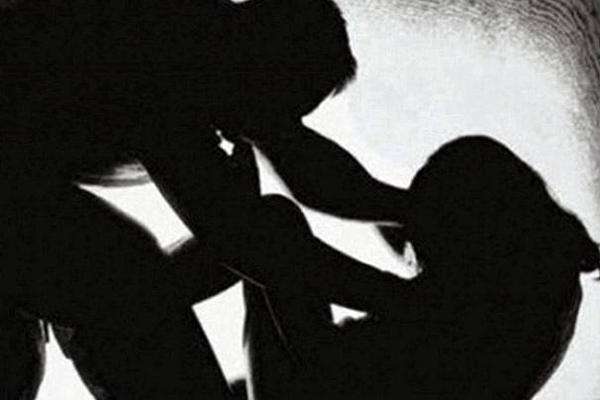 রাজধানীতে বাসায় ডেকে নিয়ে বন্ধুর স্ত্রীকে ধর্ষণ