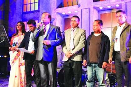 টরন্টোতে হৃদয় খান ও চুমকির জমজমাট কনসার্ট
