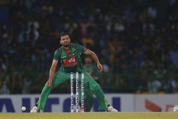 ত্রয়ীর আঘাতে ম্যাচে ফিরল টাইগাররা