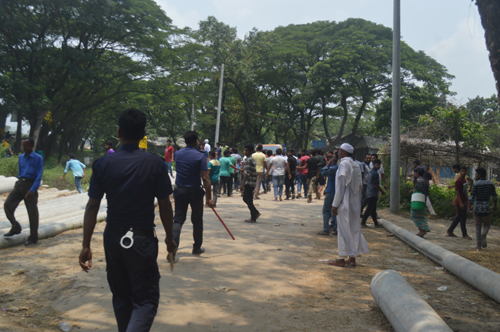 কুমিল্লায় বিএনপি'র পথসভায় পুলিশের ধাওয়া