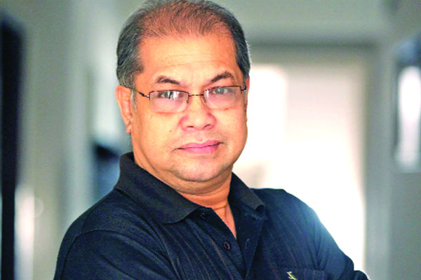 সুবীর নন্দীর 'মোরা ছিনু একেলা'
