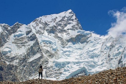এভারেস্টের বেস ক্যাম্পে ৪ পর্বতারোহীর লাশ