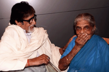শতবর্ষী ভক্তের ইচ্ছা পূরণ করলেন অমিতাভ