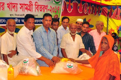 বিশ্বনাথে রমজানের খাদ্য সামগ্রী বিতরণ