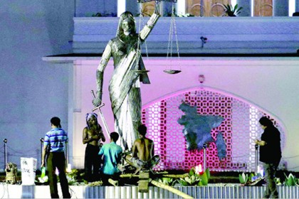  সরানো হলো সেই ভাস্কর্য