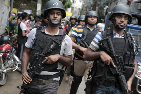 সাভারের 'জঙ্গি আস্তানা'য় দ্বিতীয় দিনের অভিযান শুরু