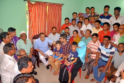 বগুড়ায় আটক নেতাদের পরিবারের সাথে বিএনপি নেতৃবৃন্দের সাক্ষাৎ