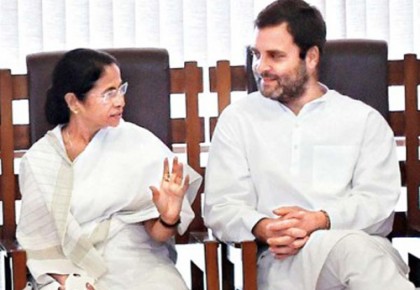 সোনিয়ার মঞ্চে একসুর মমতা-সীতা