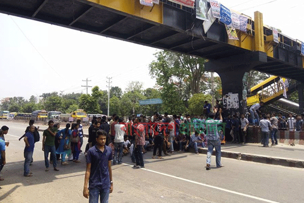 জাবির দশ ছাত্রীসহ ৪২ শিক্ষার্থীর জামিন