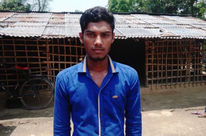 বাদাম বিক্রেতার ছেলে গোল্ডেন এ প্লাস পেয়েও ভবিষ্যত অনিশ্চিত