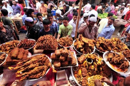 'বড় বাপের পোলায় খায়, ঠোঙা ভইরা লইয়া যায়'