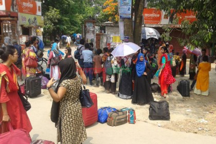 সিদ্ধান্তে অটল জাবি প্রশাসন, ক্যাম্পাস ছাড়ল শিক্ষার্থীরা