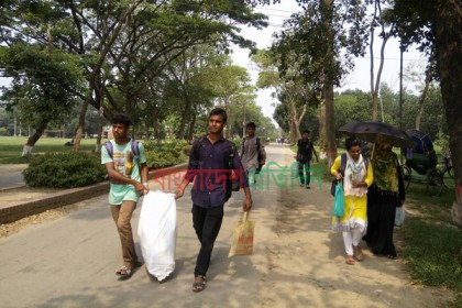 জাবিতে হল ছাড়ছেন শিক্ষার্থীরা, বিক্ষোভ করবে ছাত্রলীগ