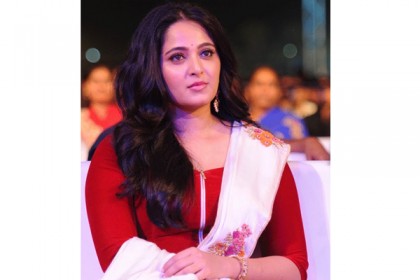 বাহুবলী প্রভাষের সঙ্গে বিয়ের গুজবে বিরুক্ত আনুশকা