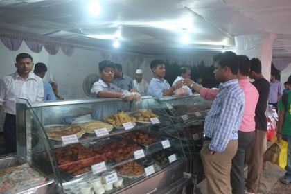 চট্টগ্রামে ইফতারের রকমারি আয়োজন 