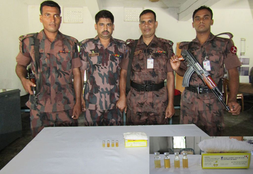 চুয়াডাঙ্গায় ১২ লাখ টাকার সাপের বিষ উদ্ধার