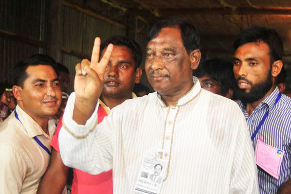 'দায়িত্ব পালনে বাধা নেই মেয়র মান্নানের'