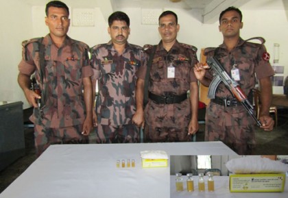 চুয়াডাঙ্গায় ১২ লাখ টাকার সাপের বিষ উদ্ধার