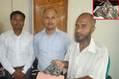 দিনাজপুরে কষ্টি পাথরের মূর্তি হস্তান্তর