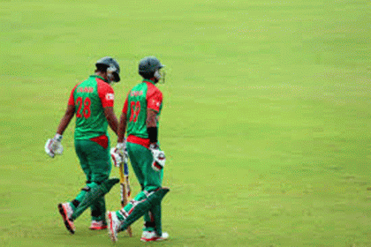 টসে হেরে ব্যাটিংয়ে বাংলাদেশ