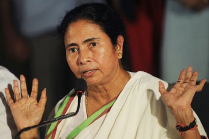 যা চাইবেন তাই দেব: মমতা