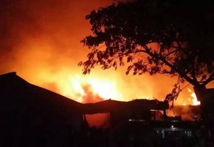 কুমিল্লায় বাজারে আগুন, তালাবদ্ধ দোকানে শিশুর মৃত্যু