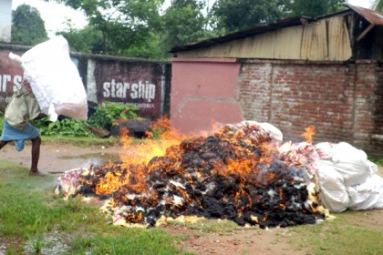 খাগড়াছড়িতে নিম্নমানের লাচ্ছা সেমাই ধ্বংস